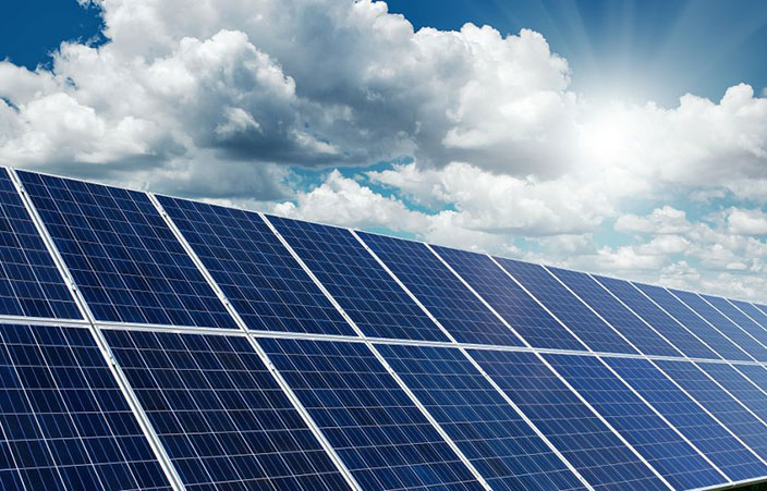 What are the components of a photovoltaic off-grid system? Design considerations